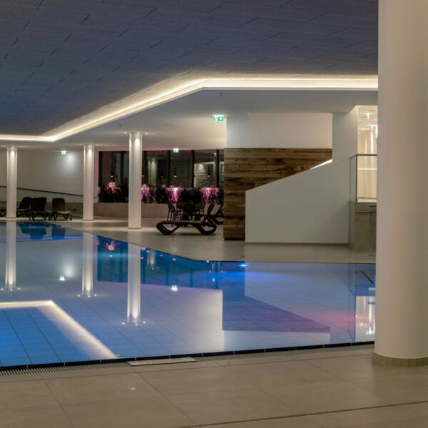 Hotelresort Maria Alm - Alpin Lodges - Hallenschwimmbad im Resort